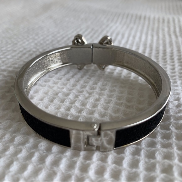 Betsy Johnson Rhinestone Bow Glitter Bangle Bracelet Black/silver - Picture 9 of 12